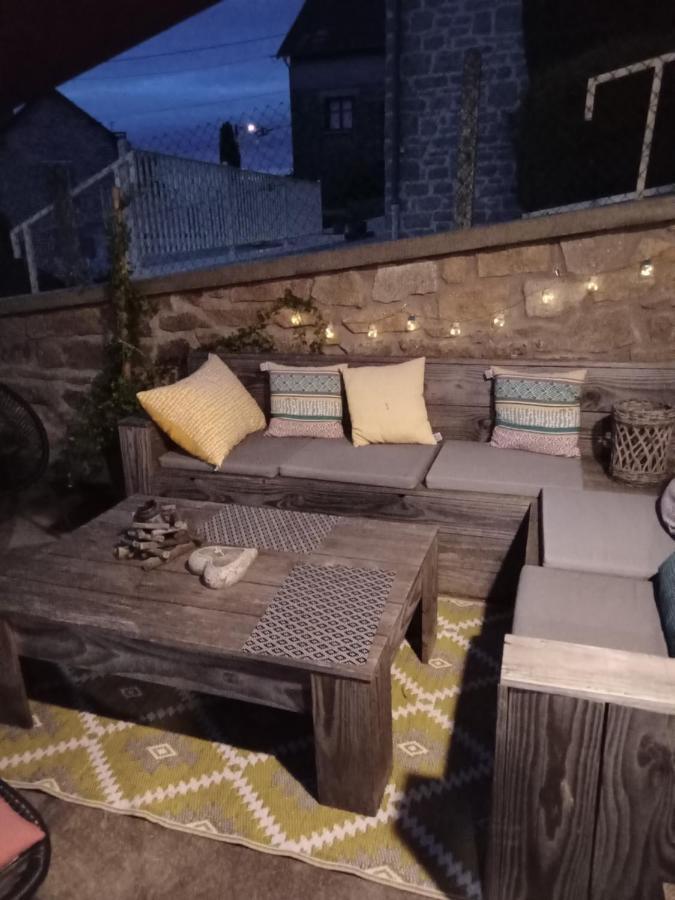 Le 28 Panzió Uzerche Kültér fotó